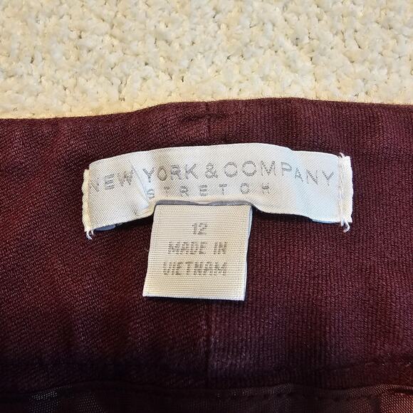New York & Company Stretch Pencil Skirt 12 Burgundy Denim Feel Work Office - Picture 3 of 9